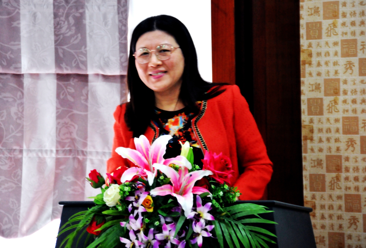 4.工會主席、紀委書記張奇志作大會決議.JPG